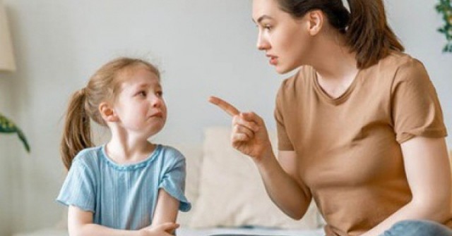 2 thói quen tưởng tốt nhưng cha mẹ đang biến con thành "kém thông minh" mà không hay biết