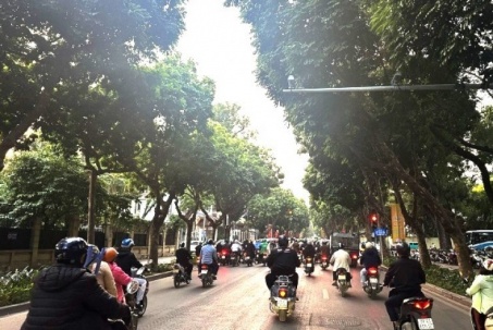 Cận cảnh camera AI tại 6 tuyến phố Hà Nội áp dụng 'làn sóng xanh'