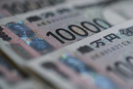 Yên Nhật bất ngờ mạnh lên sau cảnh báo can thiệp, chứng khoán toàn cầu lập đỉnh mới