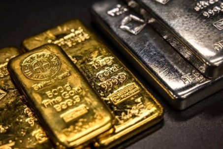 Vì sao bạc đang tăng nhanh hơn vàng? Những điều nhà đầu tư cần biết trước khi xuống tiền