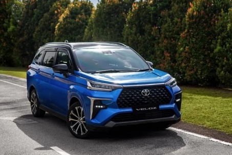 Hà Nội kẹt cứng, xe vẫn tiết kiệm: Veloz Cross Hybrid và bài toán gây choáng