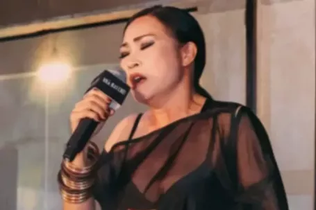 Ca sĩ Phương Thanh mặc xuyên thấu táo bạo