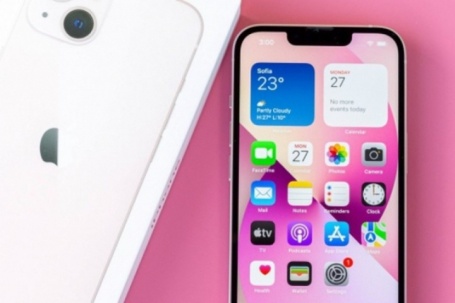 Giá iPhone 13, iPhone 12, iPhone 11 giảm không tưởng, chưa tới 10 triệu đồng vẫn không quá thua iPhone 17, xứng danh bộ 3 iPhone rẻ nhất Việt Nam