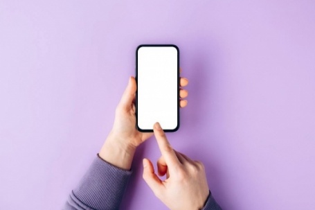 Điều gì xảy ra nếu không kiểm tra điện thoại ngay khi thức dậy?