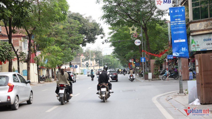 6 tuyến phố được tích hợp hệ thống điều khiển tín hiệu giao thông ứng dụng AI, thiết lập “làn sóng xanh” và tự động cảnh báo các điểm ùn tắc. Ảnh: Đức Hoàng