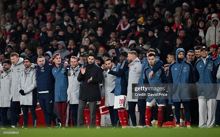 HLV Arteta và đội ngũ ban huấn luyện Arsenal cần duy trì sự ổn định cho đội bóng