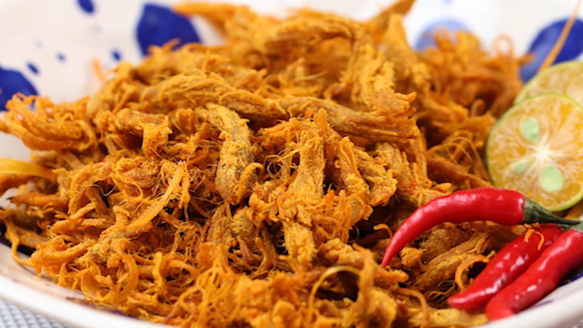 Thành phẩm thịt khô heo thơm ngon, đậm vị, ăn lai rai rất cuốn.