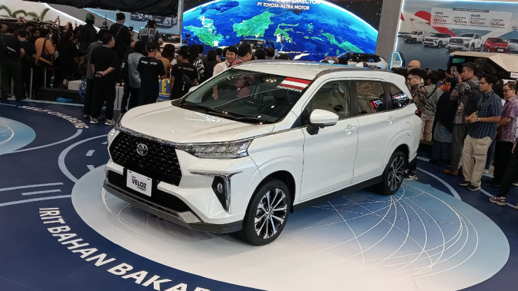 Hà Nội kẹt cứng, xe vẫn tiết kiệm: Veloz Cross Hybrid và bài toán gây choáng - 4