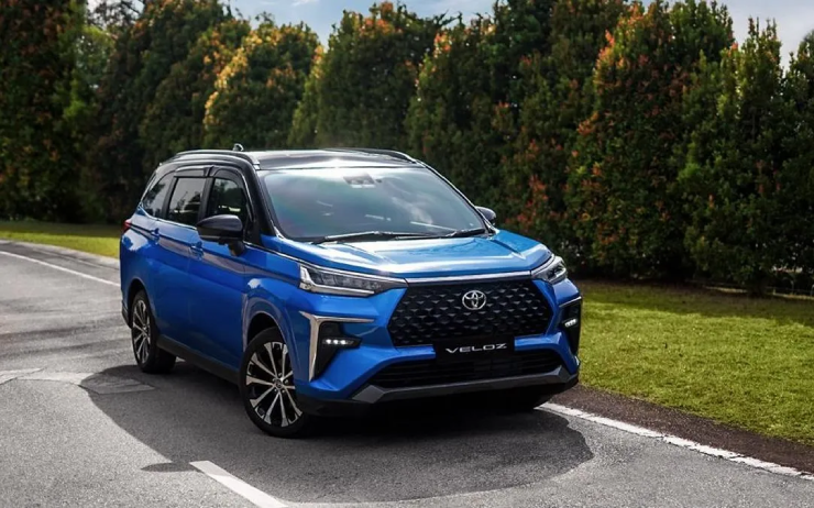 Hà Nội kẹt cứng, xe vẫn tiết kiệm: Veloz Cross Hybrid và bài toán gây choáng - 1