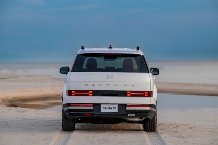 Hyundai SantaFe hút khách nhờ thiết kế ‘mông’ lạ hay vì sao? - 3
