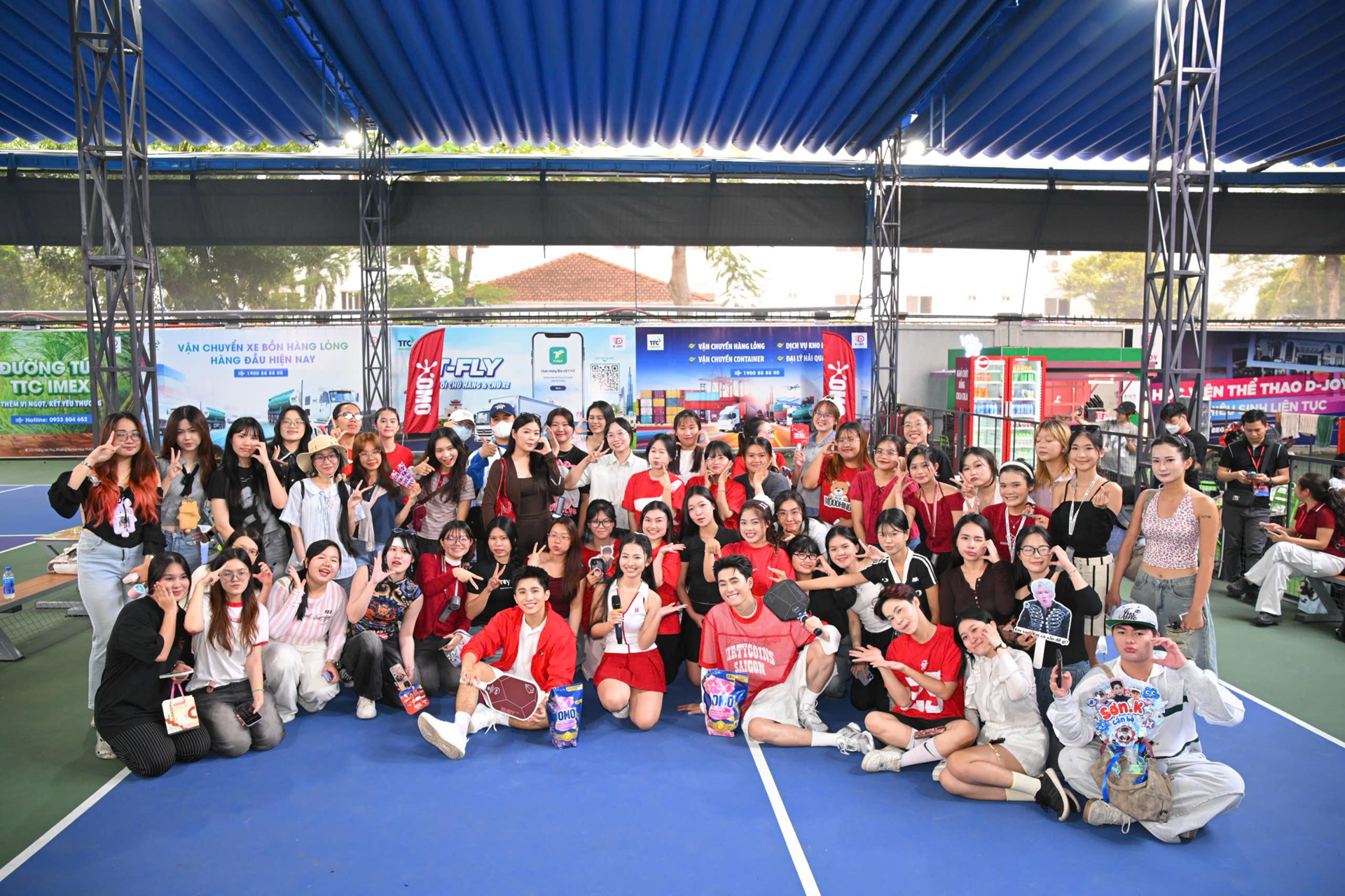 Sự kiện tuần thứ 2 thu hút đông đảo người chơi pickleball cũng như fans hâm mộ của anh trai Sơn.K