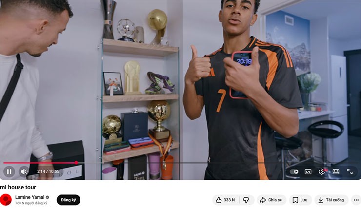 Yamal tập tành làm Youtube