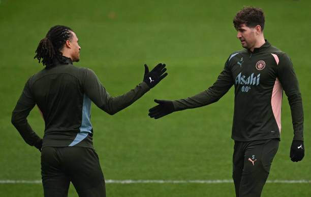 Ake &amp; Stones, 2 hậu vệ đang dần già đi trong đội hình Man City
