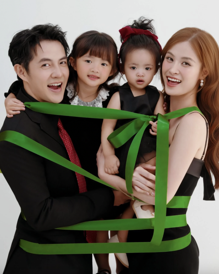 Khoảnh khắc Giáng sinh ấm áp của gia đình nghệ sĩ Việt - 1
