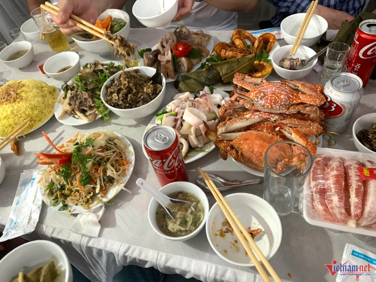 Nhà gái chi 200 triệu làm đám cưới, lỗ vốn 1/3 nhưng vẫn thấy ấm lòng. Ảnh minh họa