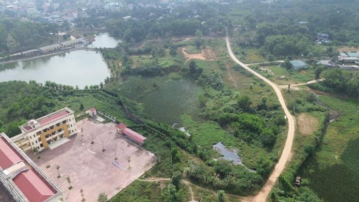 Xót xa hai ngôi trường khang trang bỏ hoang nhiều năm ở Hà Nội - 13