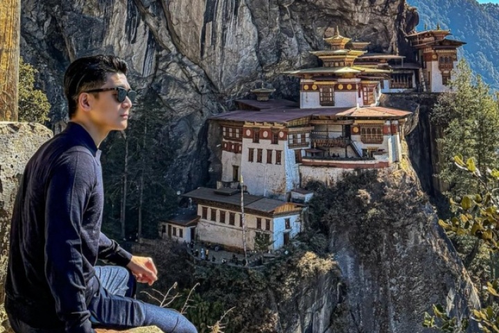 Đỗ Quang Vinh lần đầu hành hương tới 'Hang Hổ' Bhutan