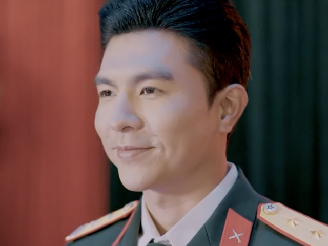 Mỹ nam hot nhất 'Mưa đỏ' gây sốt với tạo hình bộ đội đẹp trai trong phim VTV