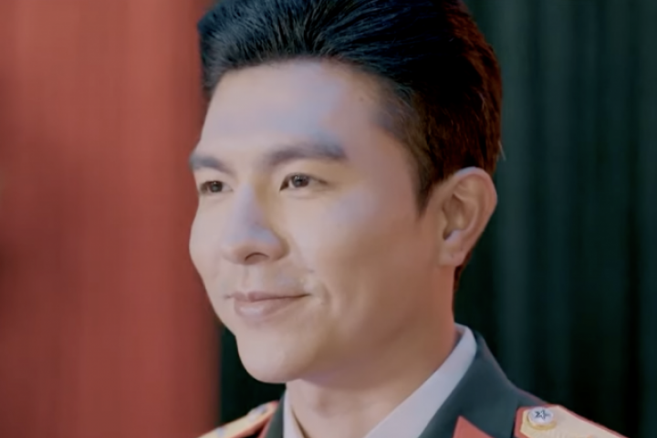 Mỹ nam hot nhất 'Mưa đỏ' gây sốt với tạo hình bộ đội đẹp trai trong phim VTV