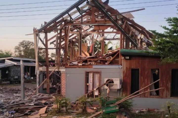 Thái Lan bị dội 40 quả rốc-két, Campuchia hứng hơn trăm quả đạn pháo