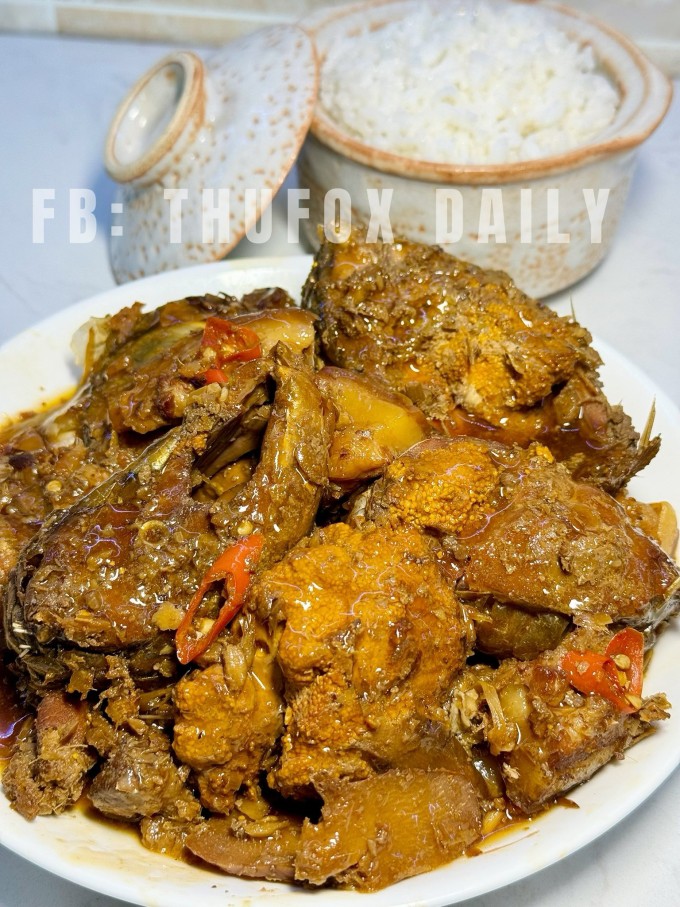 Món cá chép kho riềng. Ảnh: Thu Fox Daily