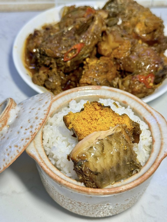 Món cá chép kho riềng của mẹ đảm ở Hà Nội. Ảnh: Thu Fox Daily