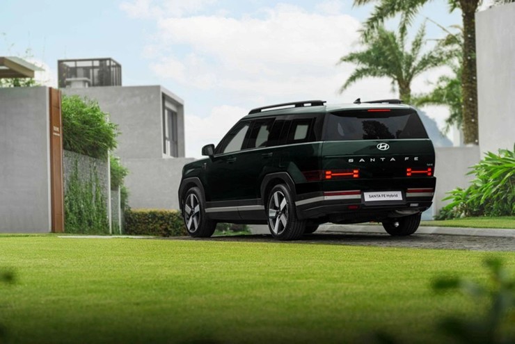 Hyundai quyết “hồi sinh” doanh số Santa Fe với bản tiết kiệm nhiên liệu - 2