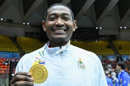 Nhà vô địch SEA Games bỏ tuyển vì chê thưởng thấp, đã "quay xe" 180 độ