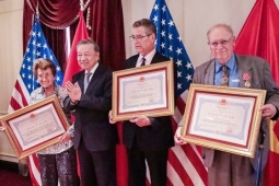 Vĩnh biệt vợ chồng ông bà Weiss, những người bạn lớn của Việt Nam