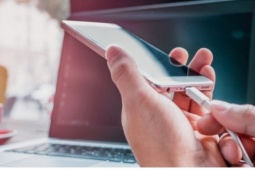 Có thể sử dụng sạc USB-C máy tính xách tay cho điện thoại?