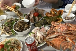 Nhà gái chi 200 triệu đồng làm đám cưới, lỗ 70 triệu vẫn thấy ấm lòng