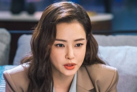 Hoa hậu đẹp nhất Hàn Quốc bị truy tố