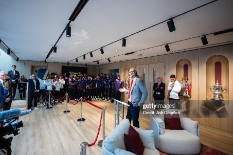 MU bất ngờ nhận "quà Giáng sinh" 375 triệu bảng từ ông trùm Phần Lan