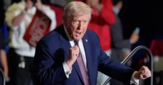 Tổng thống Mỹ Trump đặt mục tiêu vượt Trung Quốc trong cuộc đua trở lại Mặt trăng