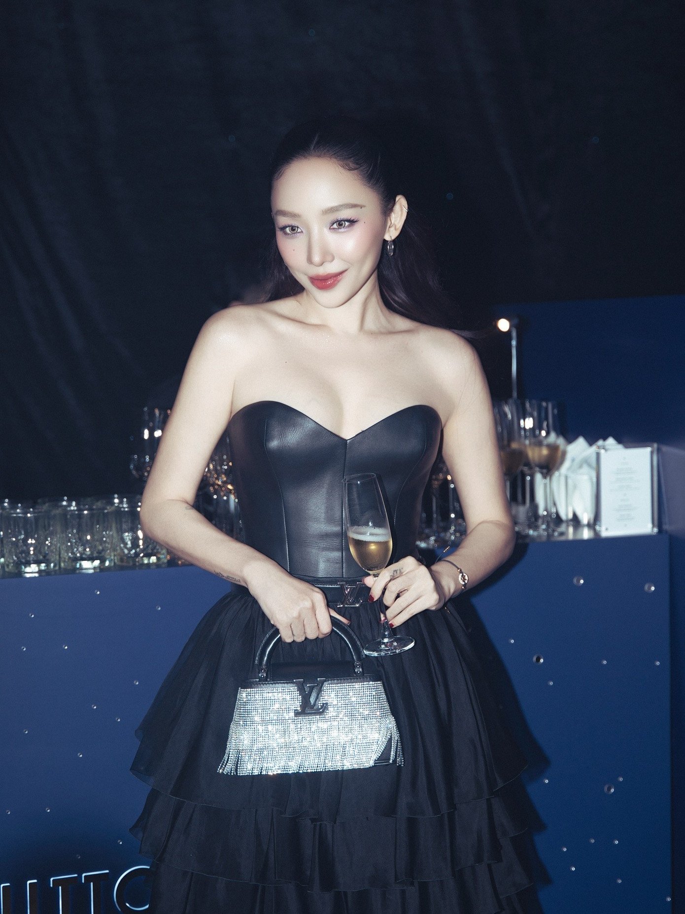 Tóc Tiên dạo gần đây cho thấy sự thăng hạng rõ rệt trong gu thời trang. “Chị Đẹp” liên tục “đổ bộ” các sự kiện lớn dịp cuối năm trong các bộ cánh quyến rũ, táo bạo.