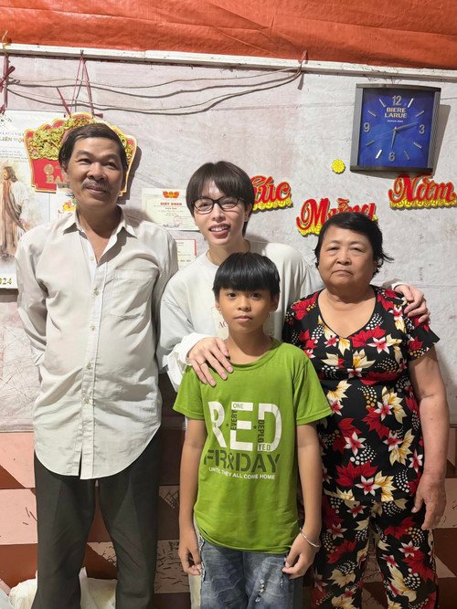 Đức Phúc trực tiếp làm rõ thông tin về chú tài xế xe công nghệ liên tục bị hủy chuyến vì đi xe cũ.