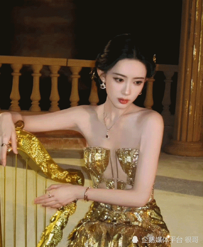 'Ngôi sao' nữ nào mặc đẹp nhất 'Lễ trao giải Tencent Video All Star Awards 2025'? - 3