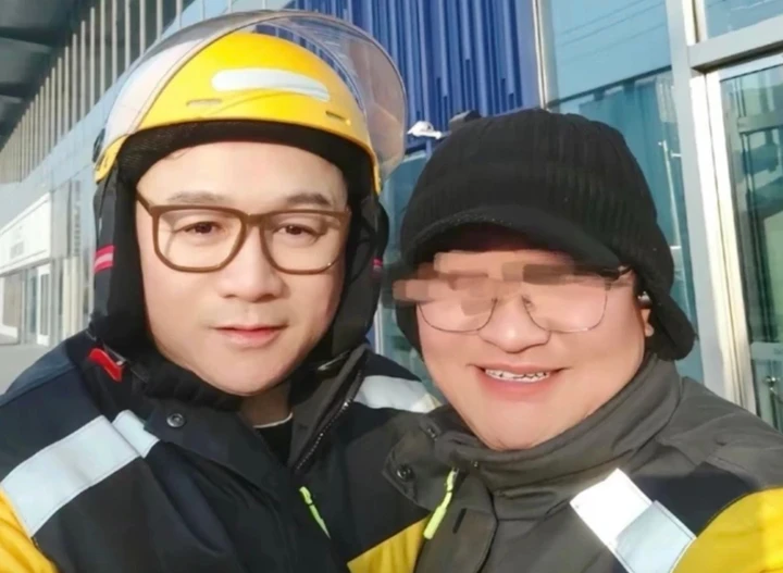 Cao Hổ quyết định rời xa đô thị, về quê trồng rau, đi giao hàng.