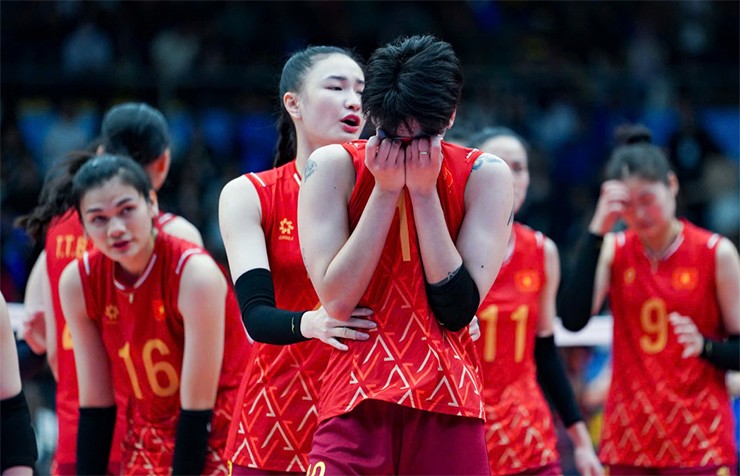 Tuyển nữ Việt Nam vụt mất tấm HCV lịch sử sau một tình huống tranh cãi