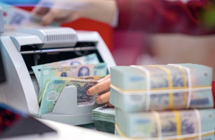 Ngân hàng vào cuộc đua tăng lãi suất tiền gửi cuối năm.