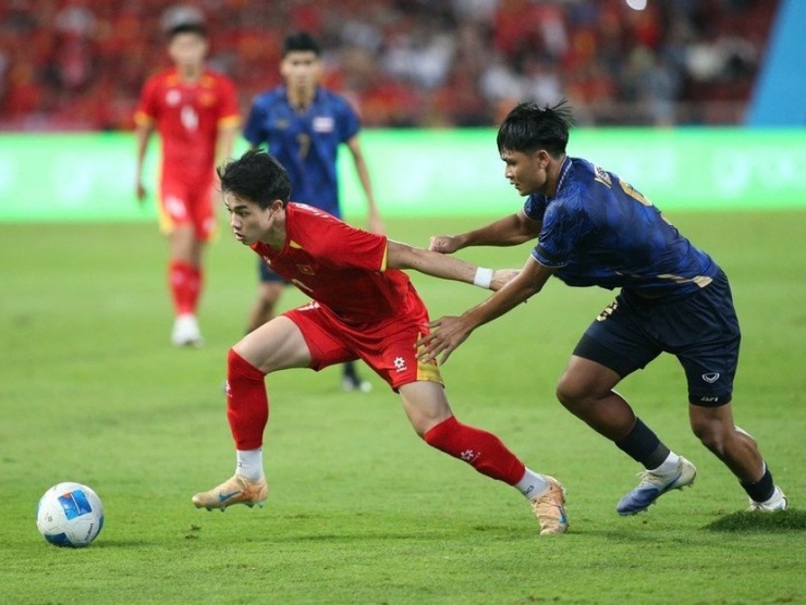 U22 Việt Nam thắng ngược U22 Thái Lan (xanh) 3-2 ở chung kết SEA Games 33