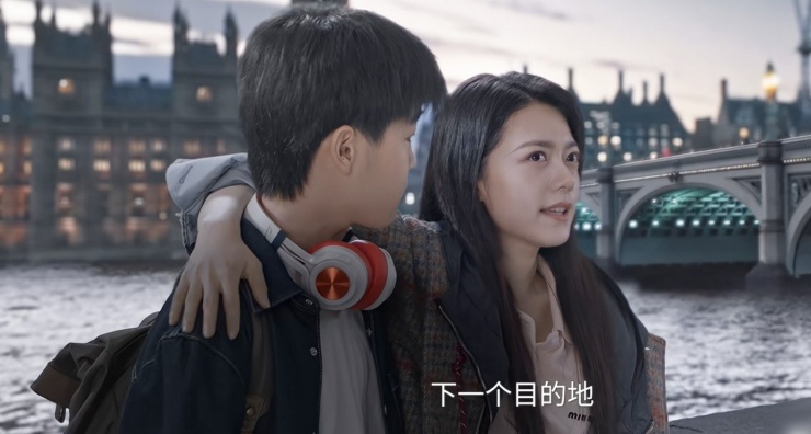 Phim bị chê vì ghép phông nền xanh cảnh nữ chính đi du lịch châu Âu.