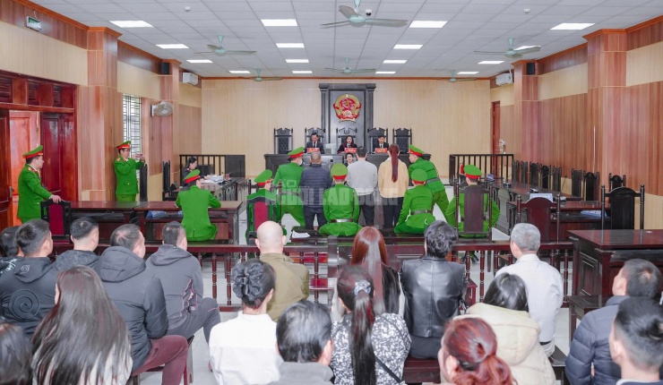 Quanh cảnh phiên xét xử trùm giang hồ Vi "ngộ"