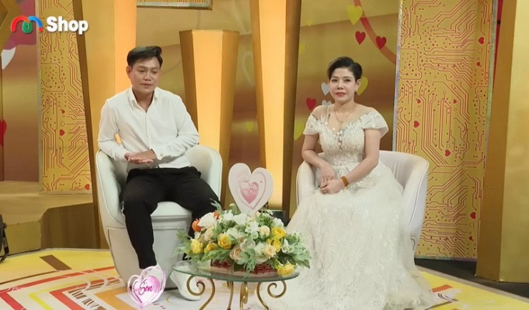 Cặp vợ chồng đã có 15 năm bên nhau. Ảnh cắt từ clip