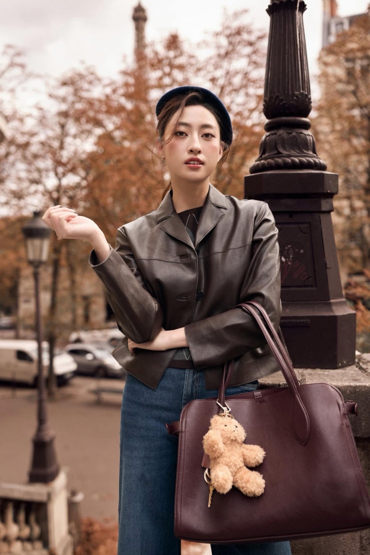 Người đẹp toát lên thần thái tự tin, kiêu hãnh và hiện đại, thu hút sự chú ý của truyền thông quốc tế.