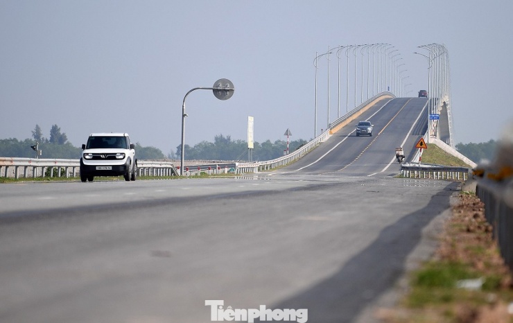 Hạ tầng được cải thiện cũng được kỳ vọng sẽ thúc đẩy thu hút đầu tư vào các lĩnh vực logistics, công nghiệp và du lịch sinh thái.