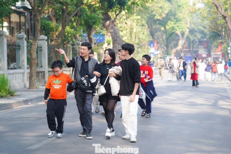 Ngày 1/1/2026, miền Bắc trời nắng nhẹ, không mưa.