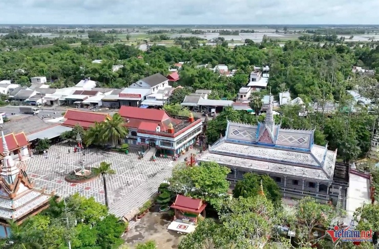 Toàn cảnh chùa Sro Lôn