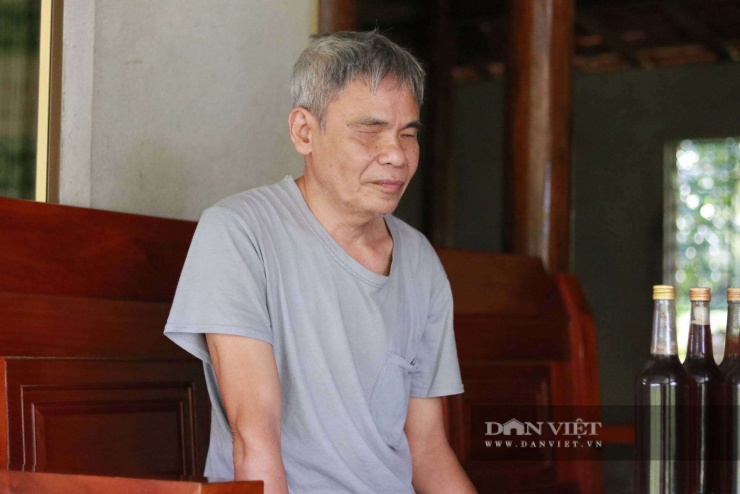 Nuôi"con dễ nổi khùng" này kiểu "thiện xạ" ở xã mới của Hà Tĩnh hóa ra là một nông dân khiếm thị, cả làng phục lăn - 1