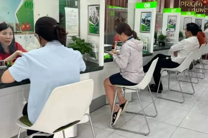 Lý do người dân ồ ạt gửi tiền ngân hàng